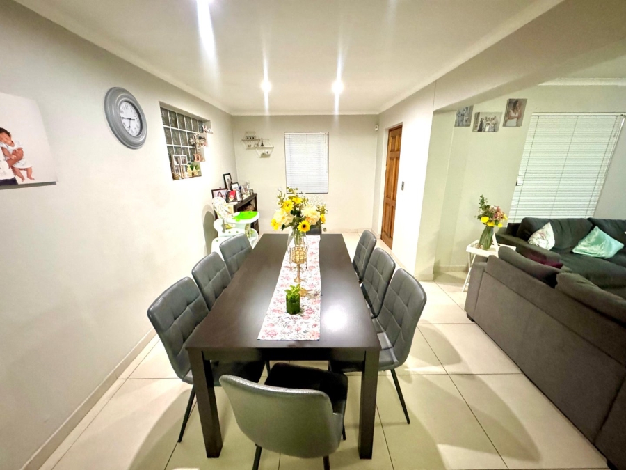 To Let 3 Bedroom Property for Rent in Wavecrest Western Cape